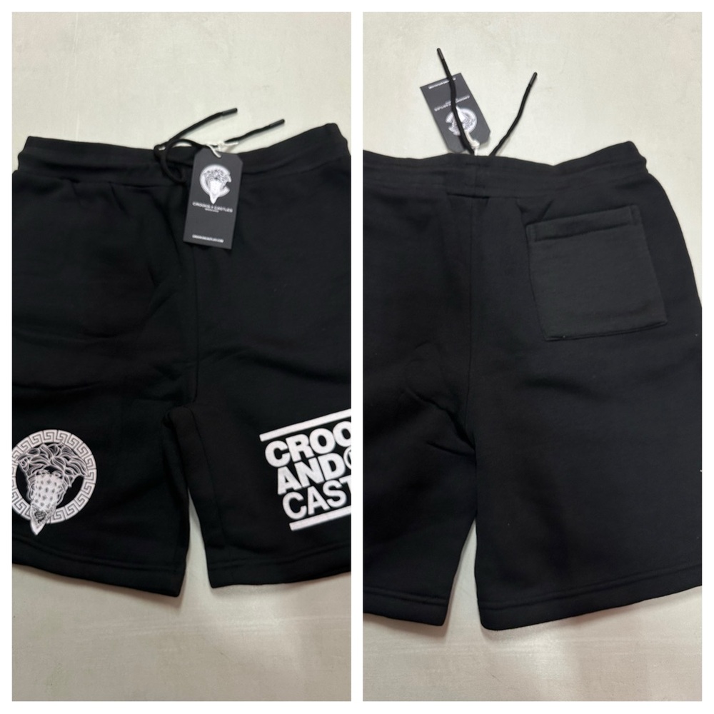 NWT Crooks and Castles Shorts
Size L